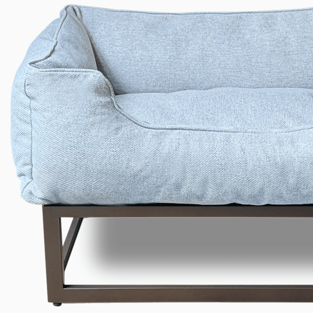 The FÜZI Elevated Dog Bed