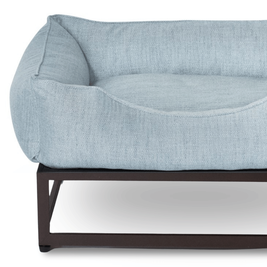 The FÜZI Elevated Dog Bed